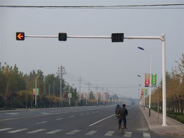 Çin Karayolu Trafik Sinyal Kutbu, Driveway Galvanizli Çelik Kutup 11 M Yükseklik 4M Genişliği Tedarikçi
