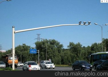 Çin 10m Galvanized Traffic Steel Light Poles With Durable / Single Arm , 600*600*20mm Baseplate Tedarikçi
