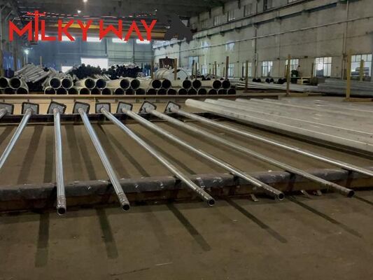 35ft'ten 90ft'e kadar uzunlukta dayanıklı sekizgen çelik güç direği ve iletim hatları için koruyucu bitüm finişi